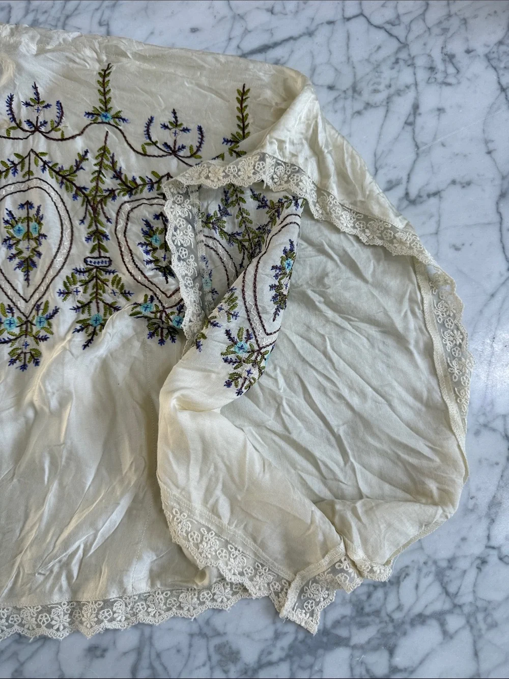 Free People Ivory Floral Satin Poncho Blouse Embroidered Sz M VTG